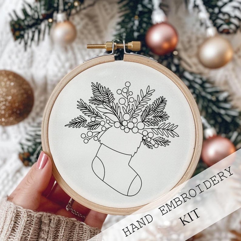 FrostMuse® | StitchScape Stickset – gemütliche Stickkunst für die Feiertage
