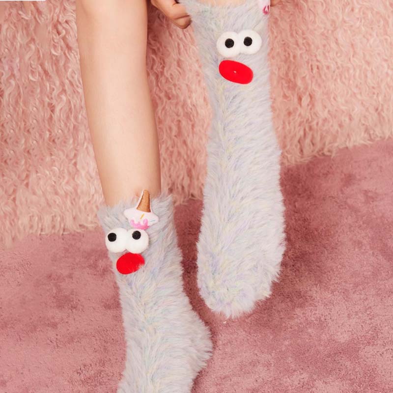 2+1 GRATIS | WhimsyToes™ - Plüschsocken in lustigen Designs