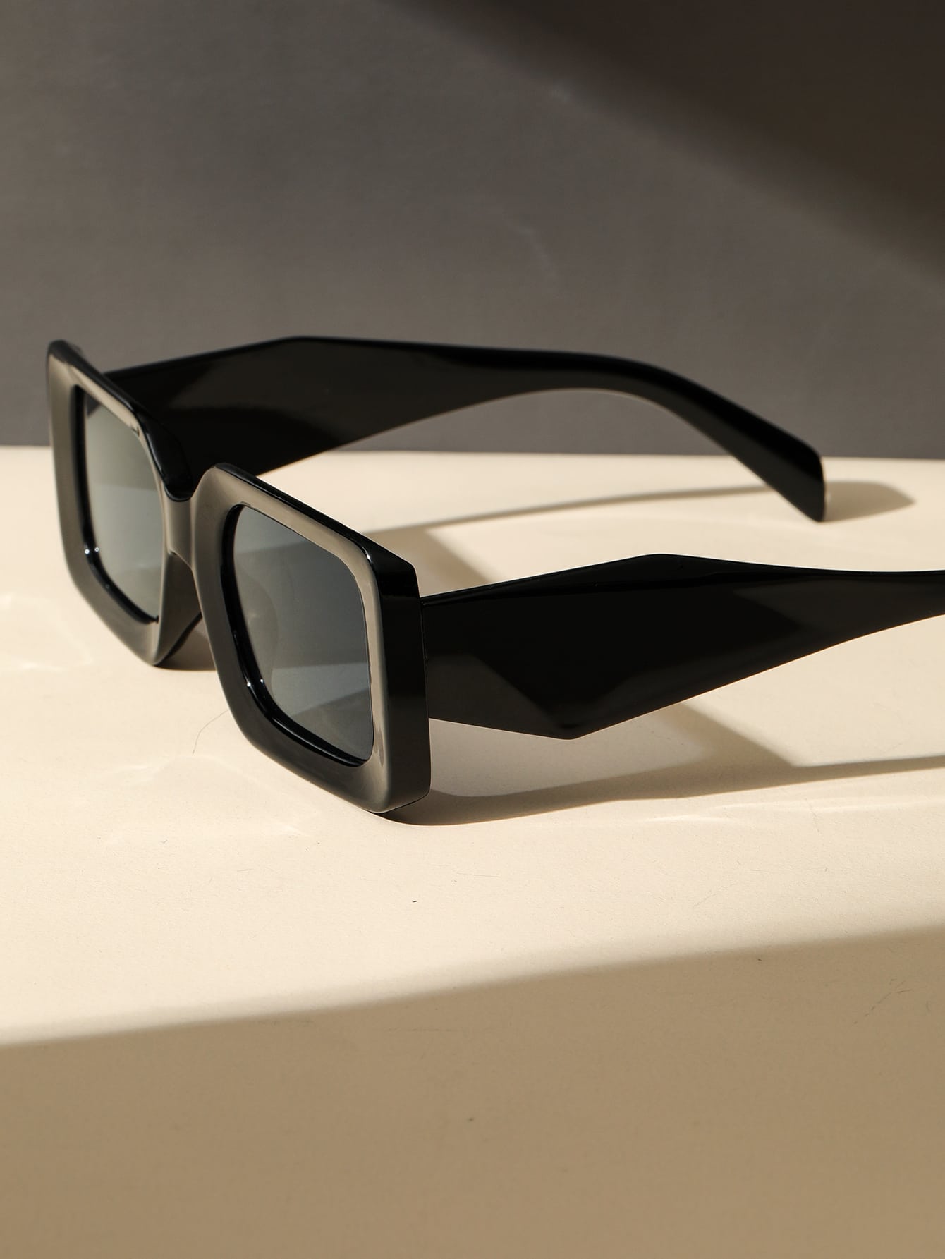 MetroFrame | Mode Brille mit quadratischem Rahmen