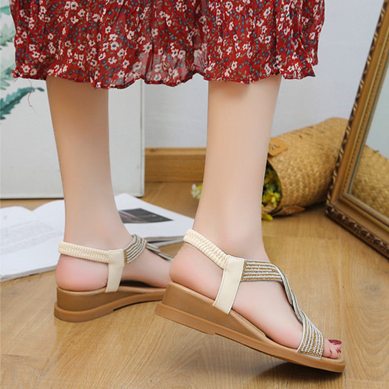 StepNest™ | Flache Sandalen Damen Sommer Freizeit Zehentrenner mit Weiche Fußbett
