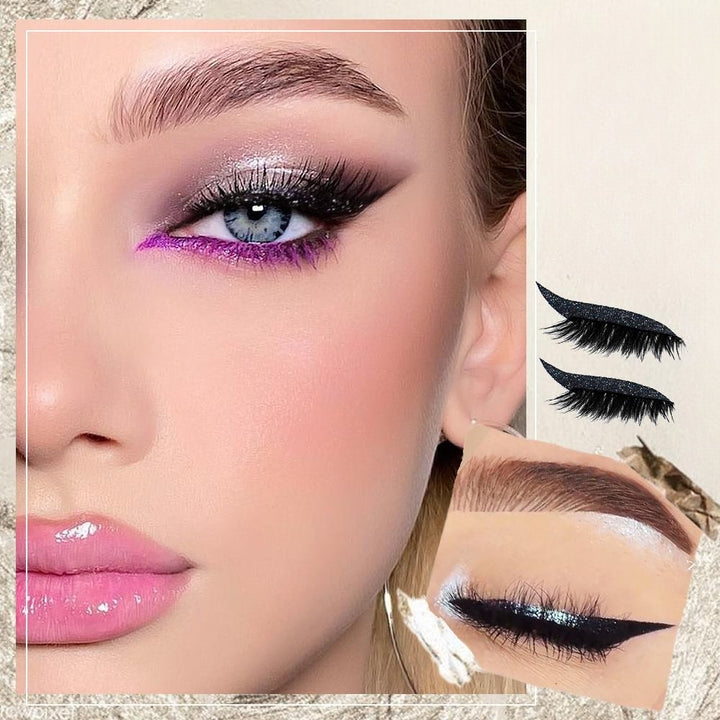 Glitzer-Eyeliner und künstliche Wimpern für dramatische Augen-Make-up-Looks