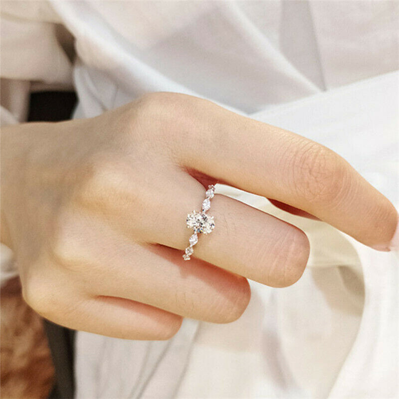 LumiOval™ | Ovaler Diamantring