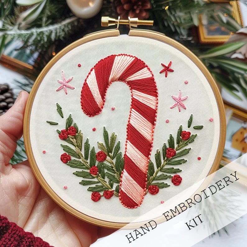 FrostMuse® | StitchScape Stickset – gemütliche Stickkunst für die Feiertage