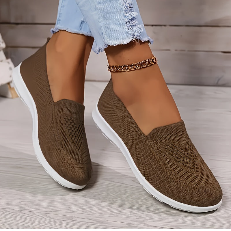 Damen-Slip-On-Sneaker in verschiedenen Farben aus atmungsaktivem Strickmaterial mit weißer Sohle – bequem und modisch für Alltag und Freizeit
