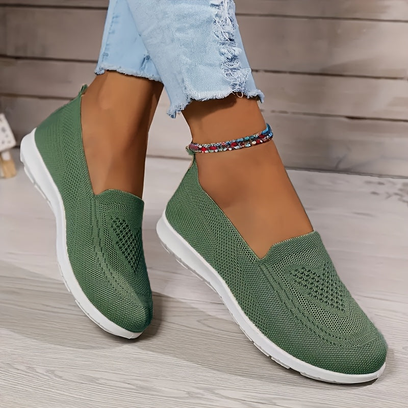 Damen-Slip-On-Sneaker in verschiedenen Farben aus atmungsaktivem Strickmaterial mit weißer Sohle – bequem und modisch für Alltag und Freizeit