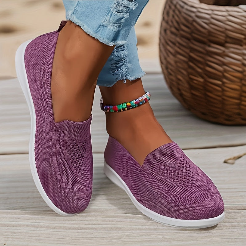 Damen-Slip-On-Sneaker in verschiedenen Farben aus atmungsaktivem Strickmaterial mit weißer Sohle – bequem und modisch für Alltag und Freizeit