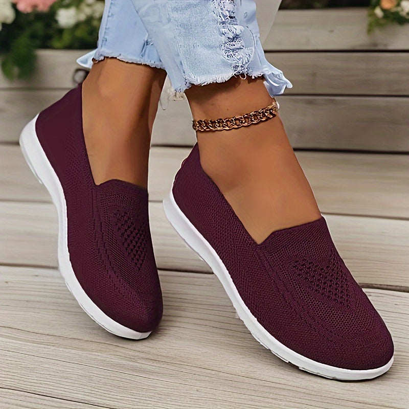 Damen-Slip-On-Sneaker in verschiedenen Farben aus atmungsaktivem Strickmaterial mit weißer Sohle – bequem und modisch für Alltag und Freizeit
