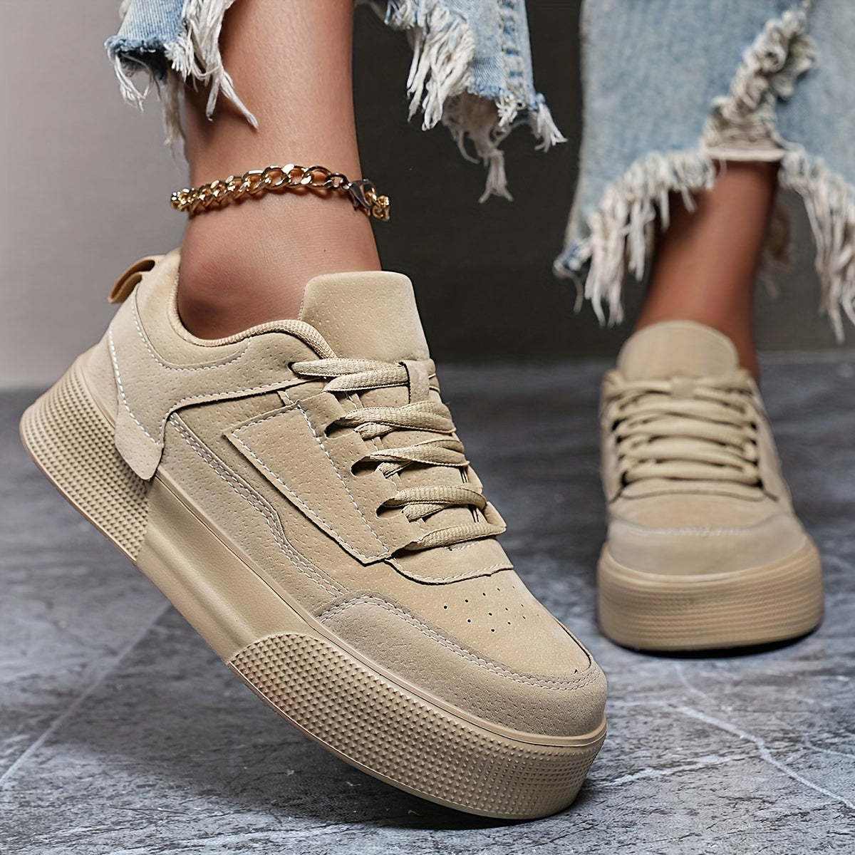 Damen Sneaker Beige mit Plateau Sohle, trendige Sportschuhe aus Wildleder Optik, bequeme Freizeitschuhe für Alltag und Streetwear