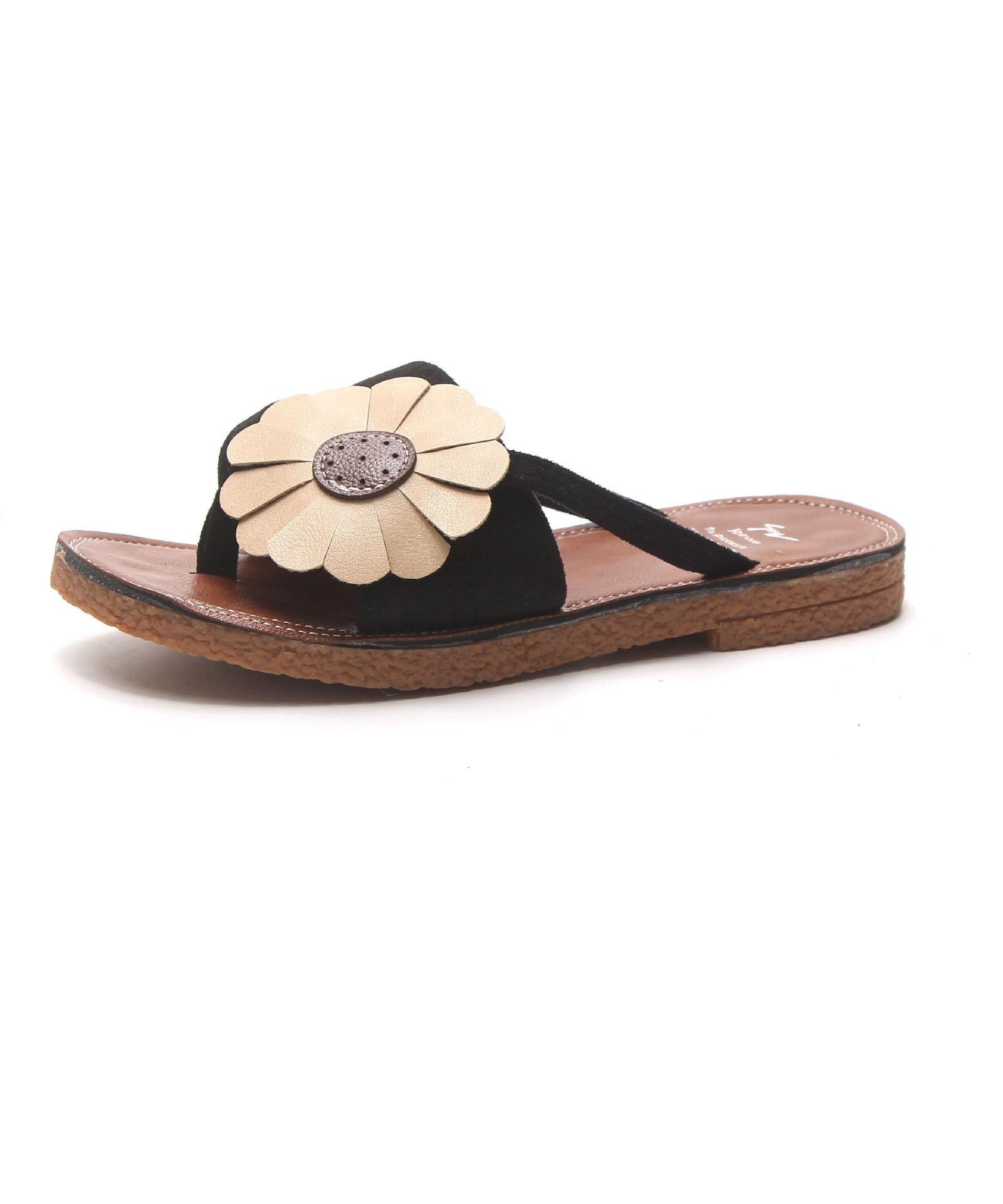 Petalyn™ | Grüne geblümte Zehenstegsandalen