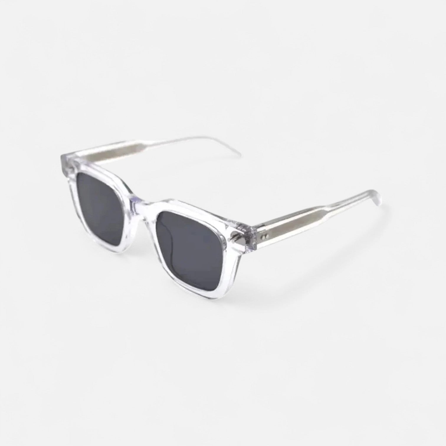Nautical Set with Transparent Glasses – Nautical Precision, Modern Coastal Clarity