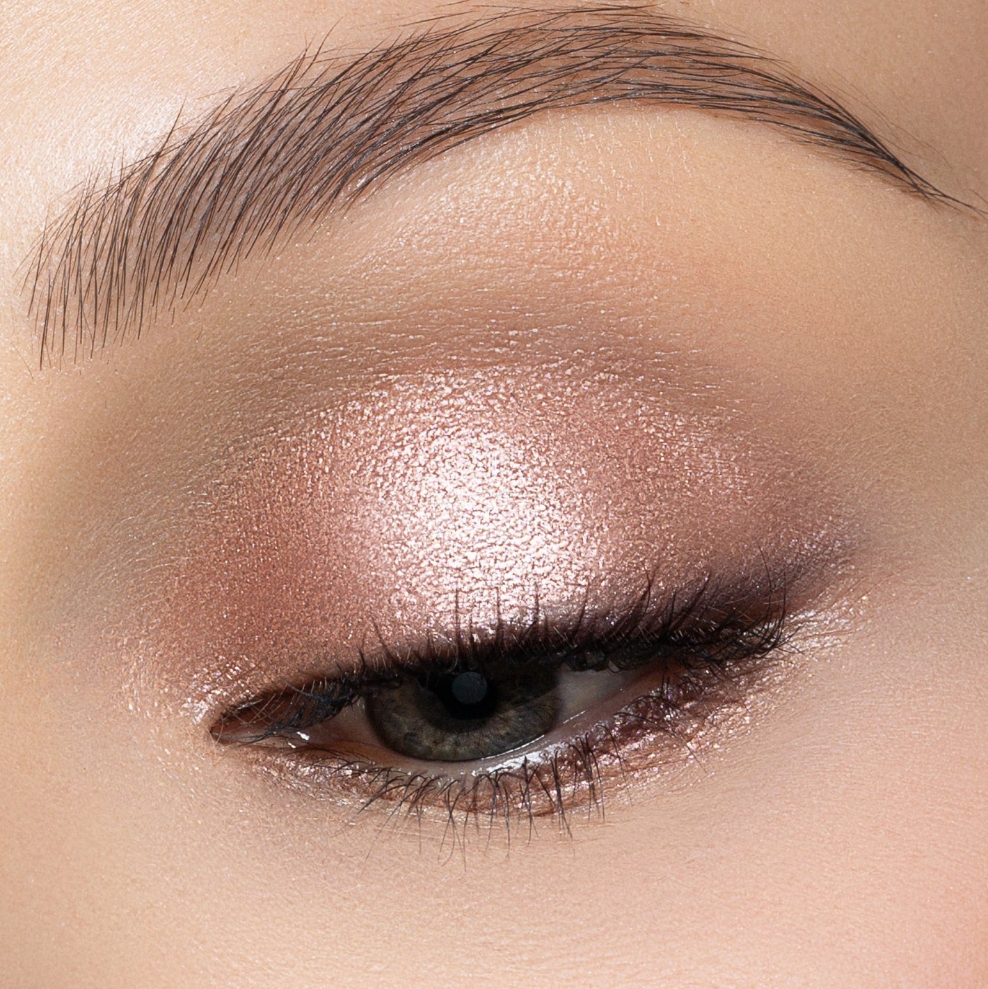 1+1 GRATIS | Ice Queen | Ein Lidschatten-Stift mit eisigem Roségoldschimmer