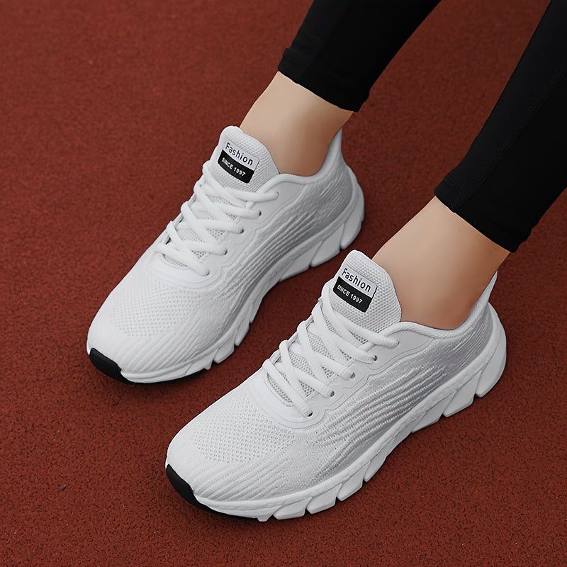 Damen-Sneaker in Weiß – atmungsaktive Sportschuhe mit Mesh-Obermaterial und rutschfester Sohle