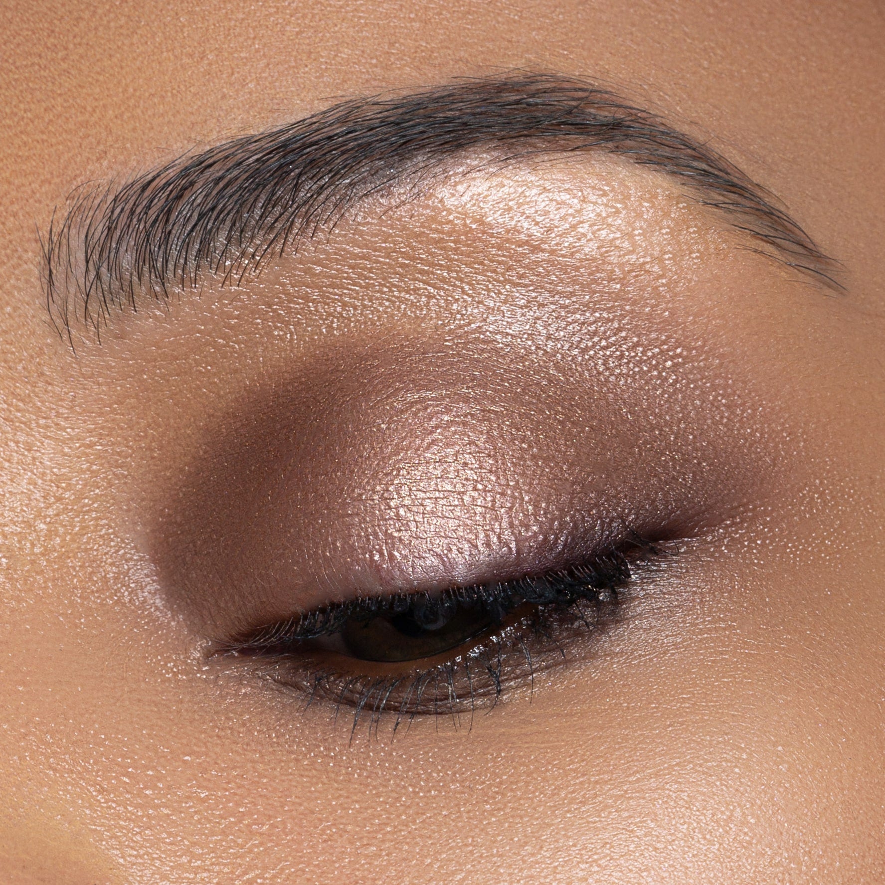 Perfect Fit | Ein samtiger Nude Contour Satin Eyeshadow Stick