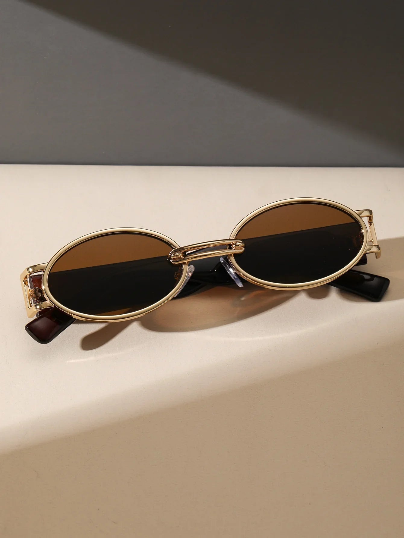 BelezaaChic | Sonnenbrille mit Goldrahmen