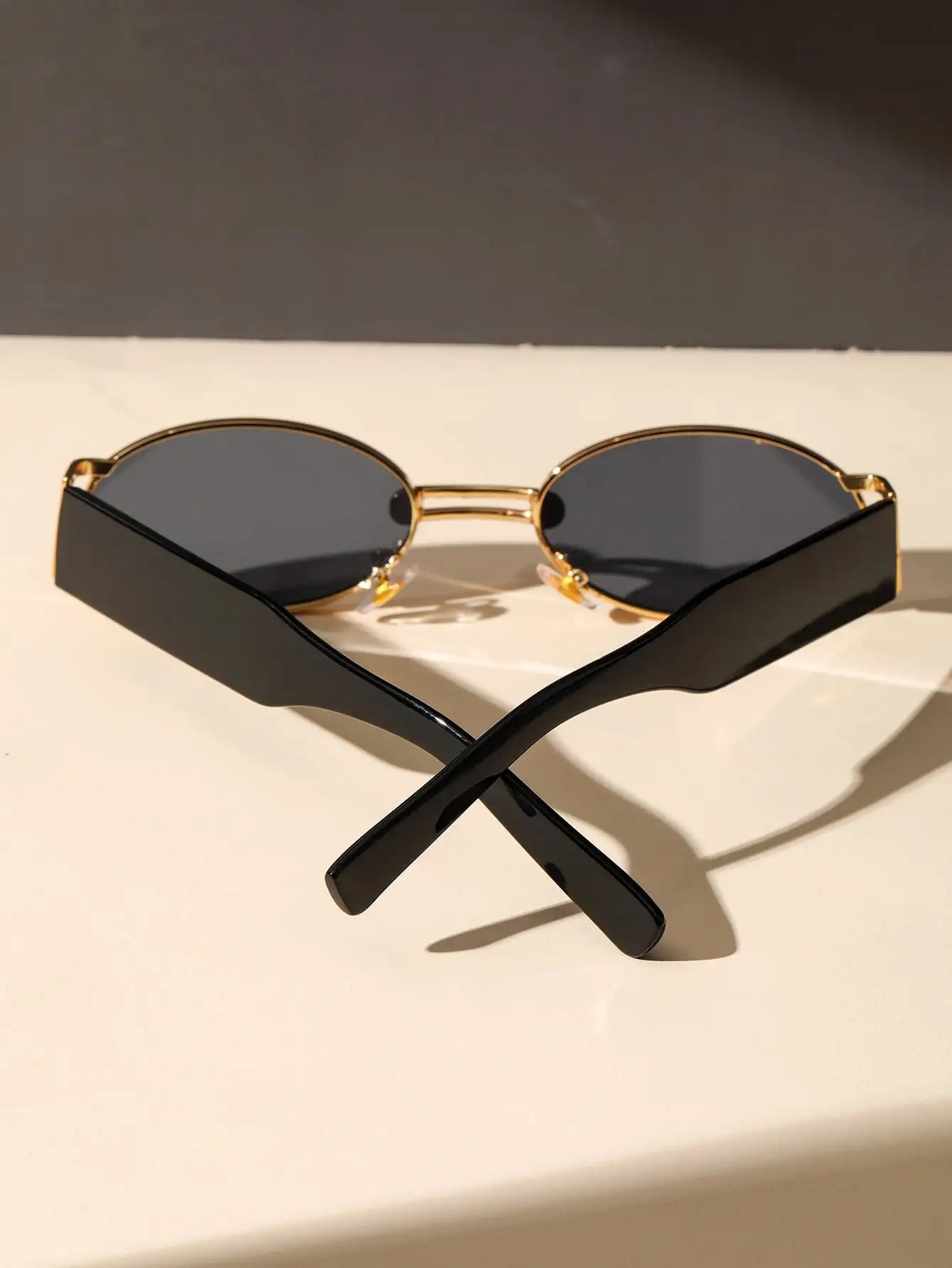 BelezaaChic | Sonnenbrille mit Goldrahmen