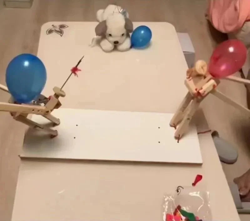 WoodKnights™ Holz-Ritterspiel mit Ballons – interaktives mechanisches Spielzeug zum Stechen und Platzen von Ballons