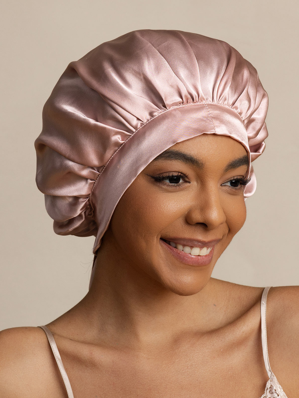 SilkShield® | Die wasserdichte Duschhaube für trockenes Haar bei jedem Bad
