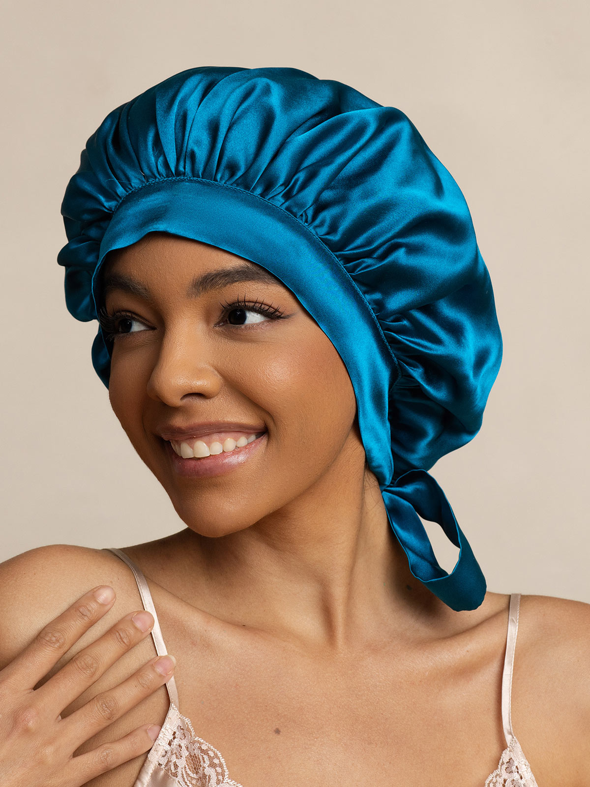 SilkShield® | Die wasserdichte Duschhaube für trockenes Haar bei jedem Bad