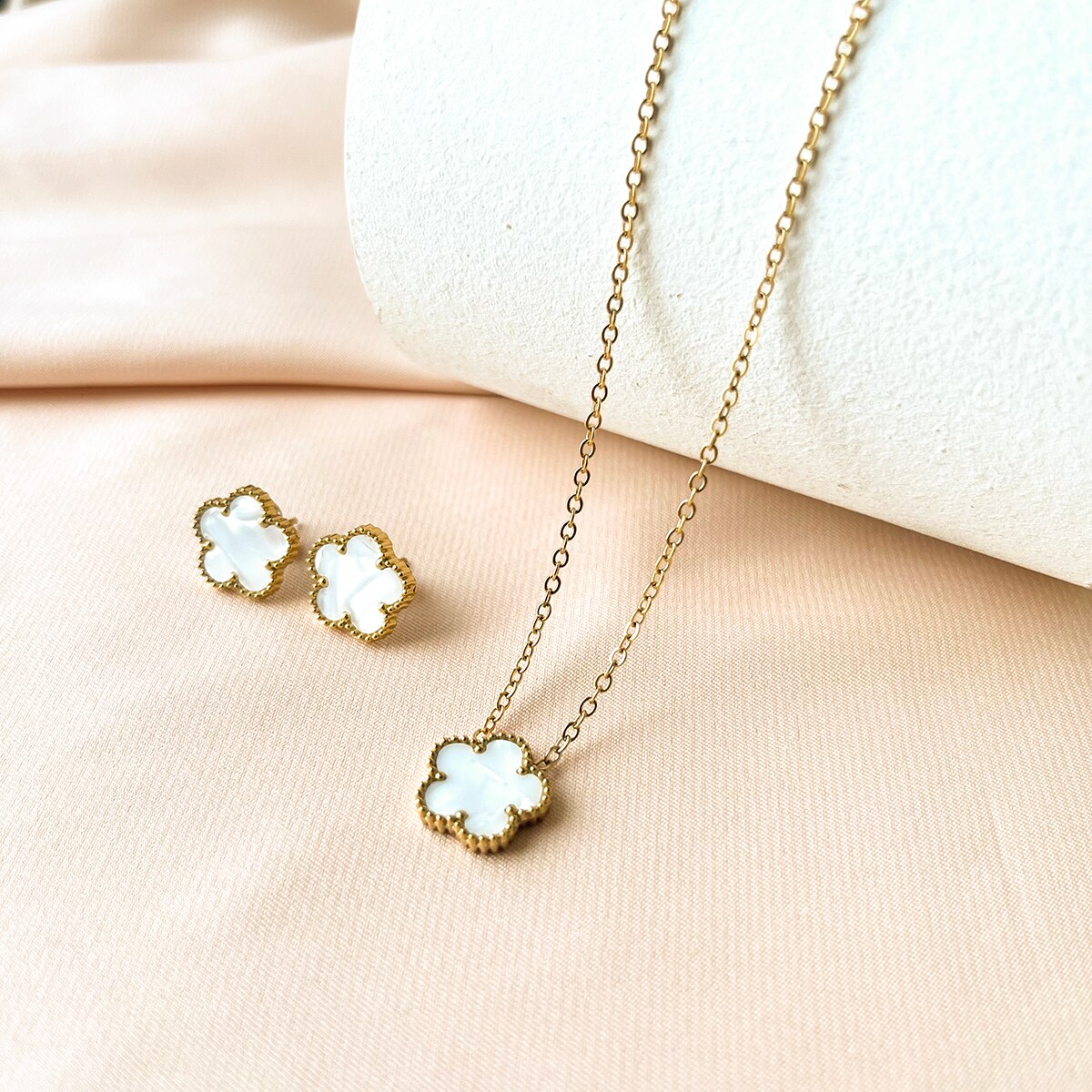 50% RABATT | Zenvada GoldKlee Ensemble | Luxus Fünfblatt Ohrring & Halskette Set