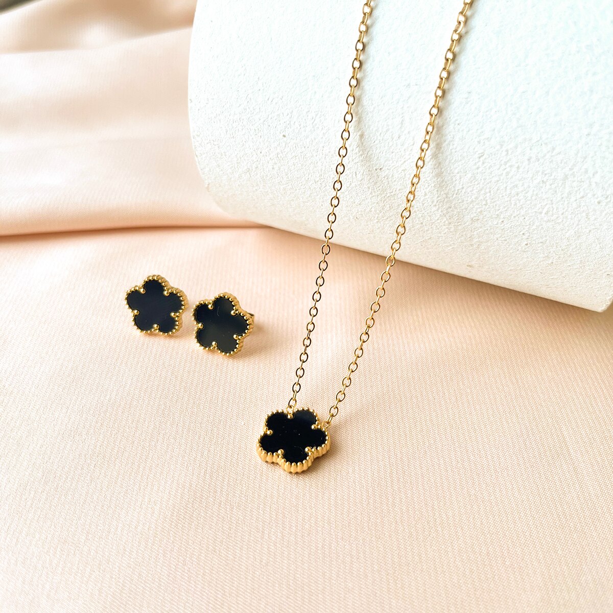 50% RABATT | Zenvada GoldKlee Ensemble | Luxus Fünfblatt Ohrring & Halskette Set