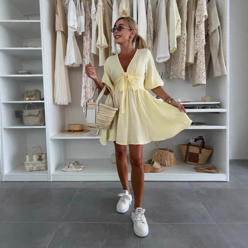 Froncelia™ | Kurzes Kleid mit gerafftem Ausschnitt & Puffärmeln