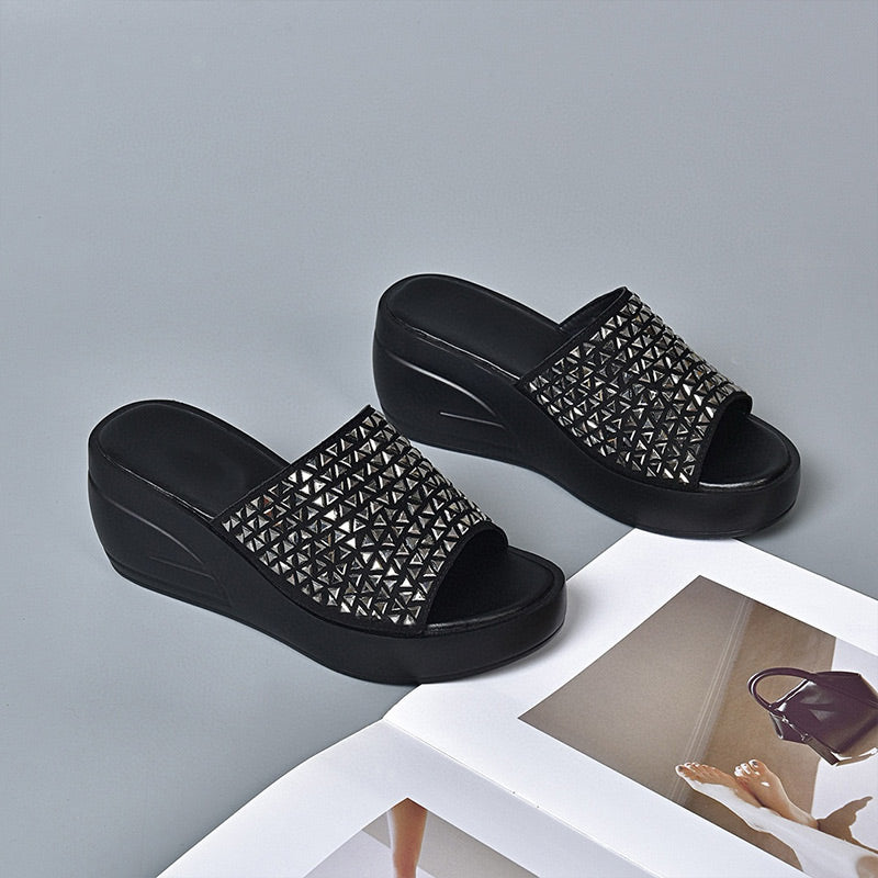 ShineLift™ | 2025 Neues Design, Glänzende Sandalen mit Keilabsatz für Damen