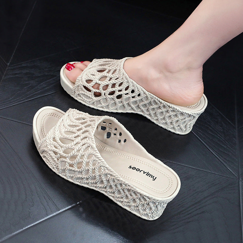 BreezCrest™ | Komfortable Damen-Sandale mit Keilabsatz und Cutout