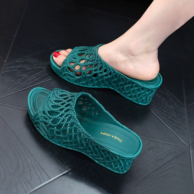 BreezCrest™ | Komfortable Damen-Sandale mit Keilabsatz und Cutout