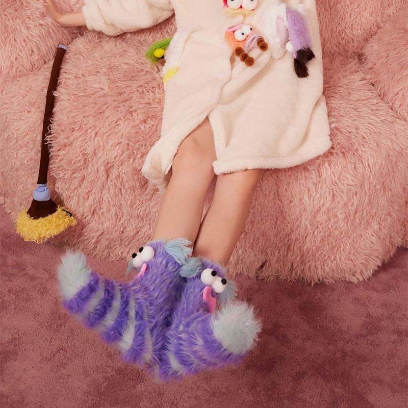 2+1 GRATIS | WhimsyToes™ - Plüschsocken in lustigen Designs