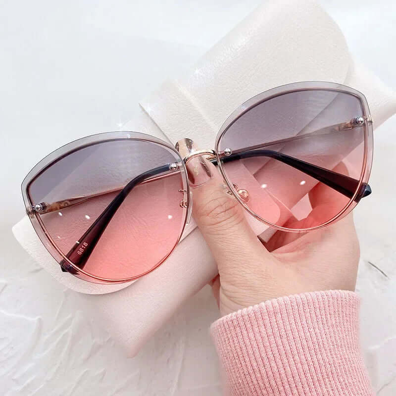 50% RABATT | SolarCharm Cat-Eye | Sonnenbrille Damen, Randlose Katzenaugenform UV400