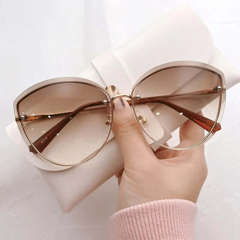 50% RABATT | SolarCharm Cat-Eye | Sonnenbrille Damen, Randlose Katzenaugenform UV400