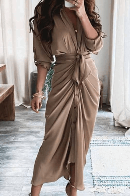 Aneri™ Kleid mit V-Ausschnitt