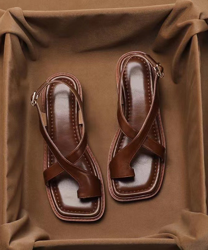 Damen Sandalen aus braunem Leder – elegante Sommerschuhe mit Kreuzriemen und eckiger Sohle, handgefertigte Riemchensandalen für Alltag und Urlaub