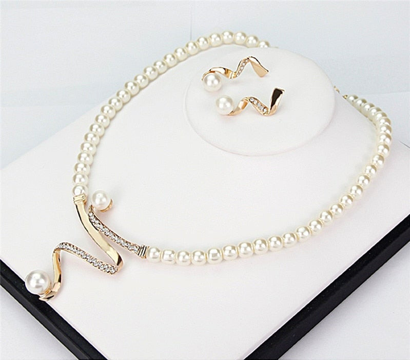 50% RABATT | Luciya™ | Elegante Perlenkette mit Twist-Design