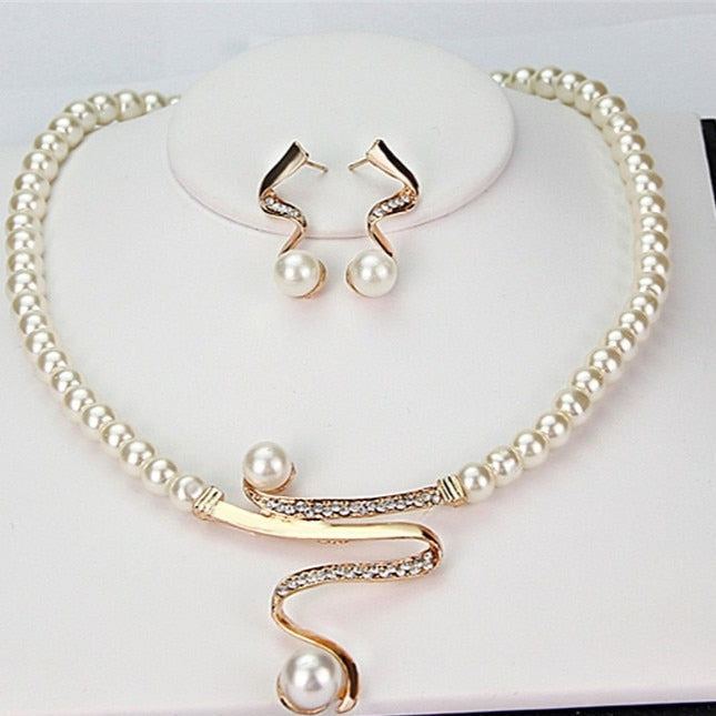 50% RABATT | Luciya™ | Elegante Perlenkette mit Twist-Design