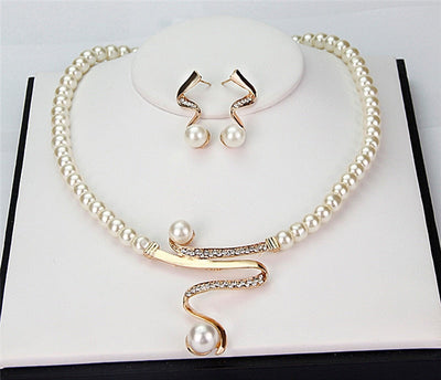 50% RABATT | Luciya™ | Elegante Perlenkette mit Twist-Design
