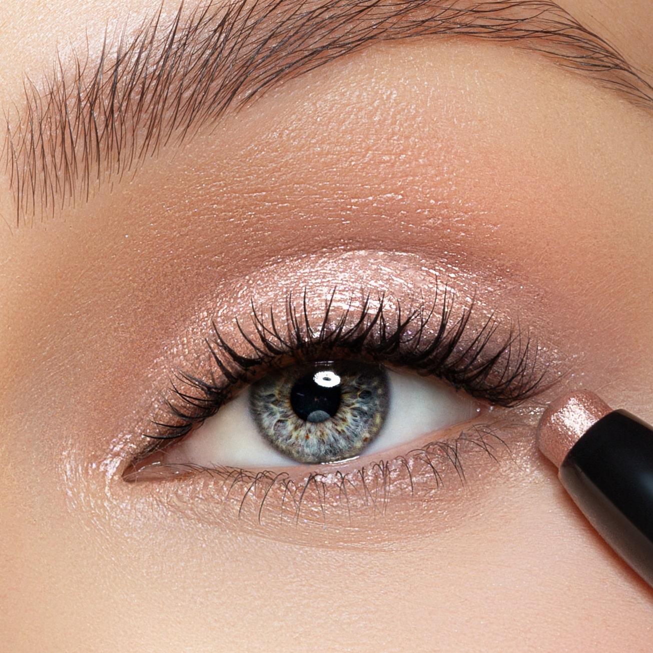 1+1 GRATIS | Ice Queen | Ein Lidschatten-Stift mit eisigem Roségoldschimmer