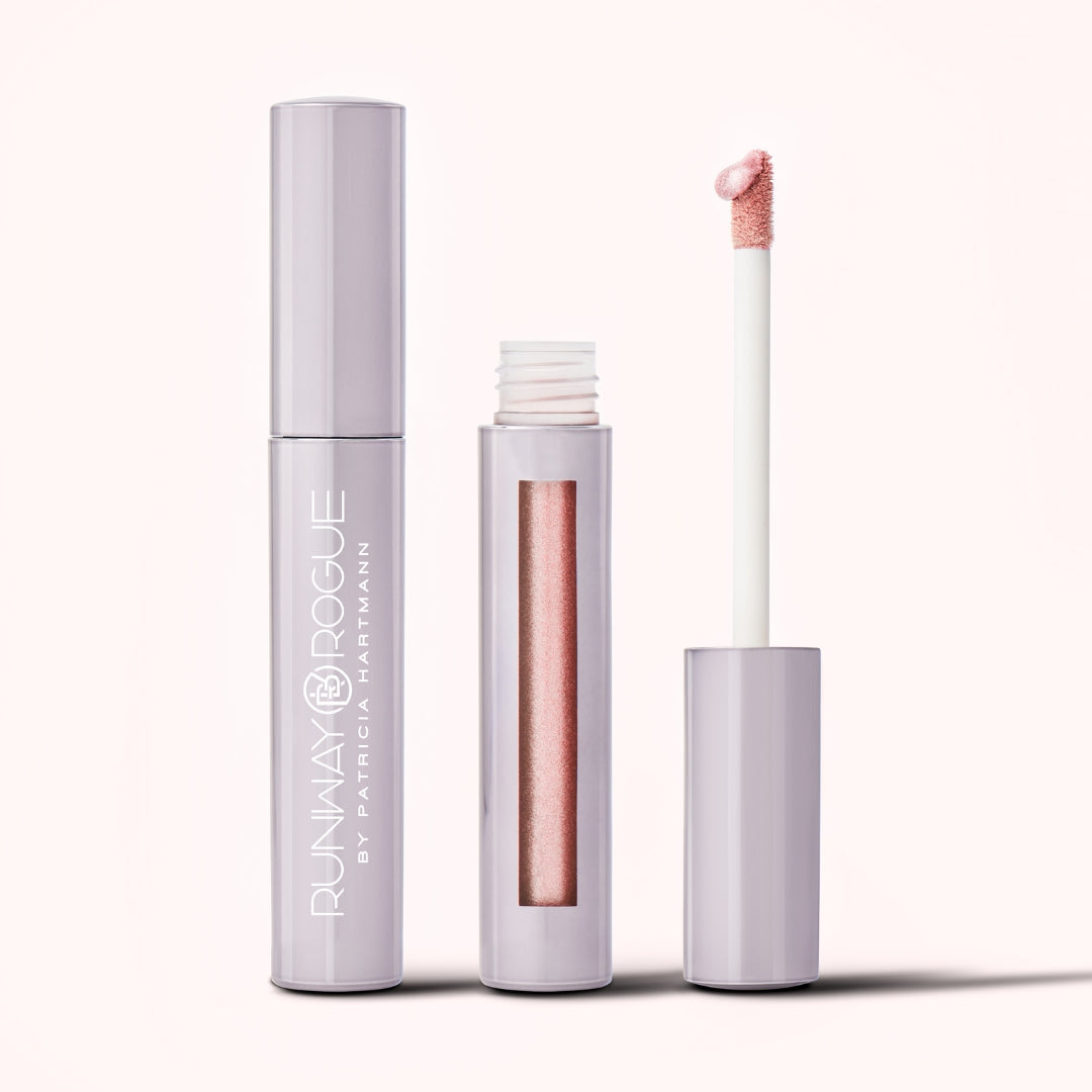 50% RABATT | GleamSilk  | Ein blasser nude-rosa Flüssiglippenstift mit Silber- und Goldschimmer