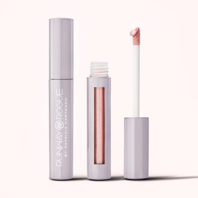 50% RABATT | GleamSilk  | Ein blasser nude-rosa Flüssiglippenstift mit Silber- und Goldschimmer
