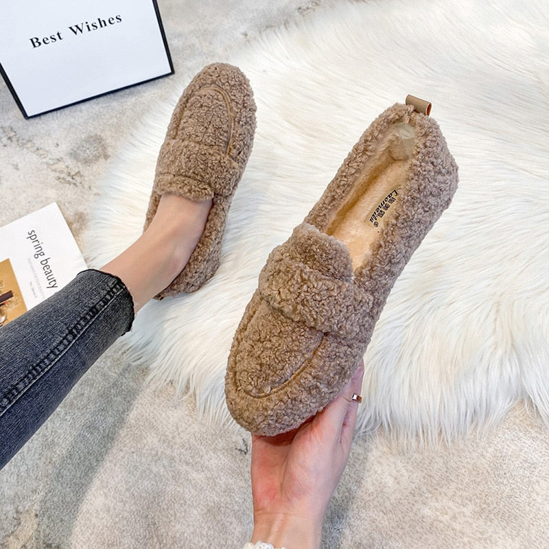 CozyLuxe™ Plüschpantoffeln – Komfort und Stil