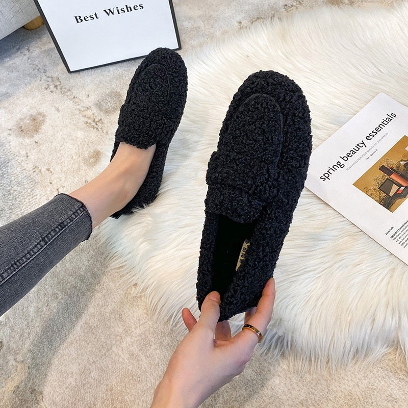 CozyLuxe™ Plüschpantoffeln – Komfort und Stil