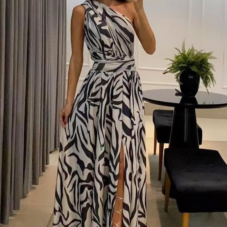 Asymira™ | Elegantes, asymmetrisches Plissee-Maxikleid