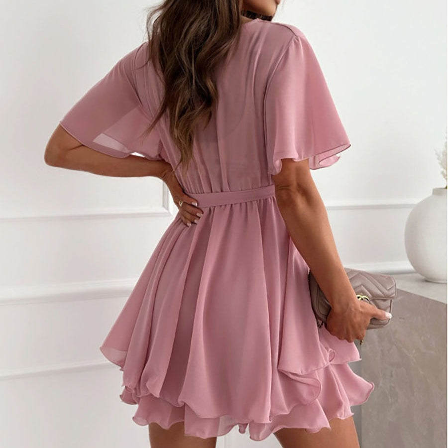 Volurelle™ | Kurzes Damenkleid mit elegantem Wickelausschnitt