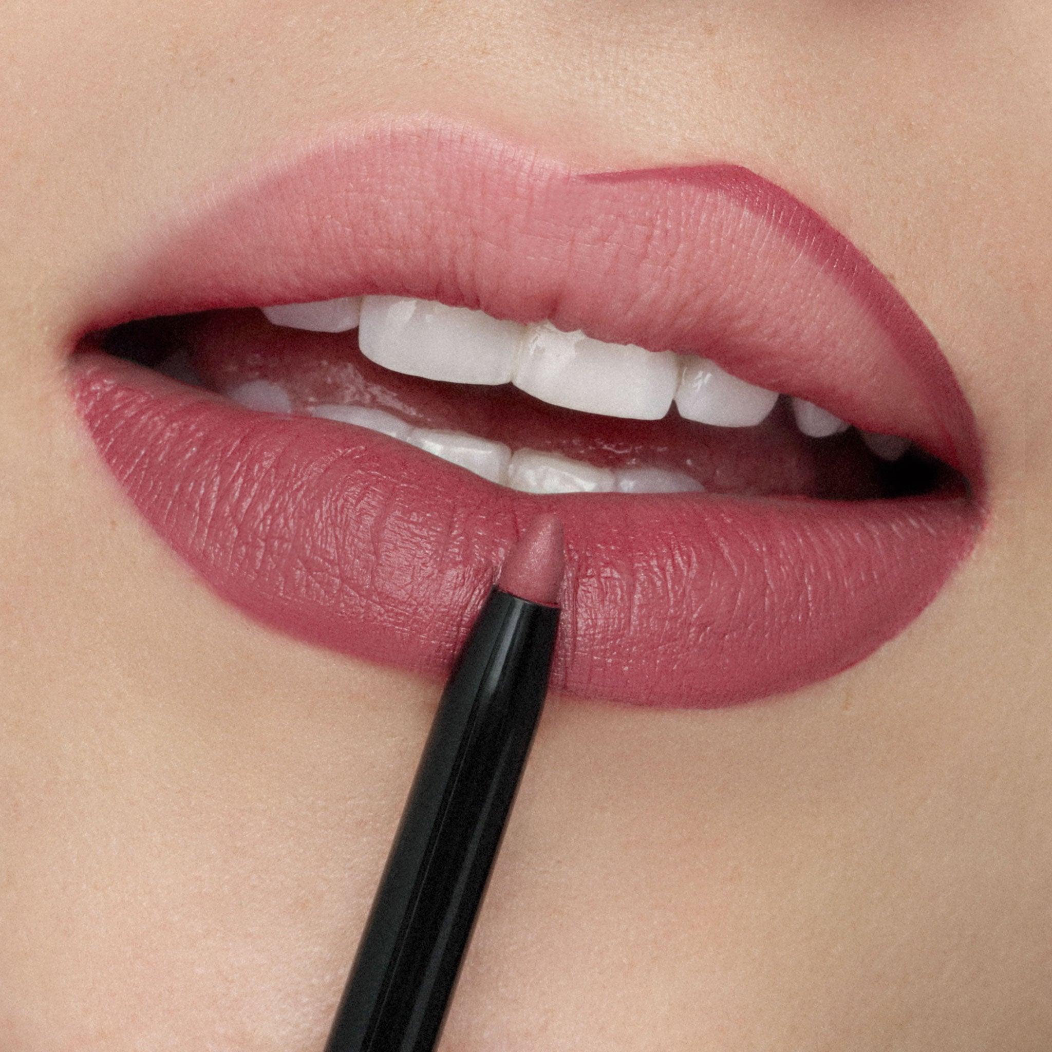 ChicSwipe | Ein dezenter Lippenstift in Himbeere