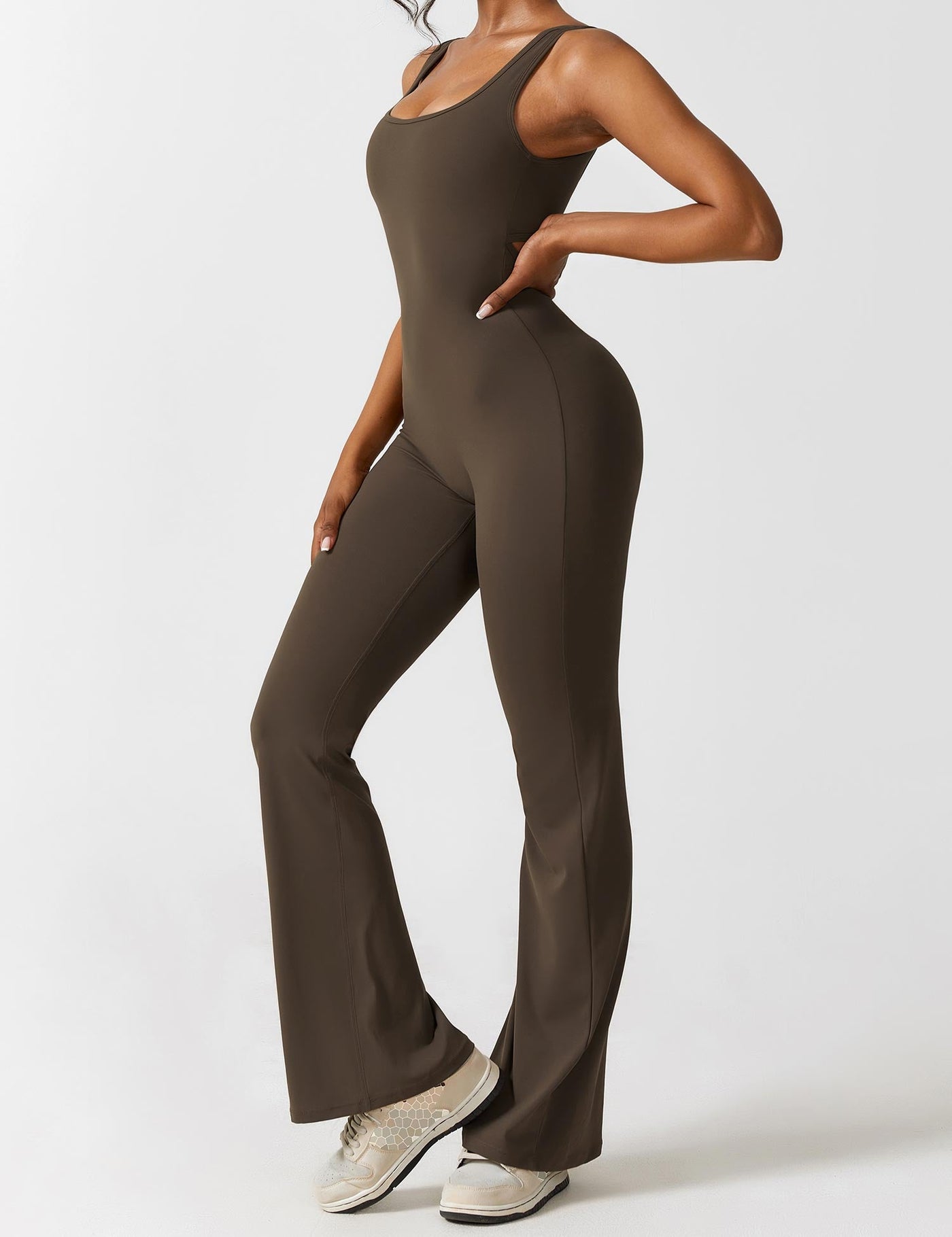 SienaModus™ Ausgestellter Jumpsuit mit V-Ausschnitt und Rückeneinsatz